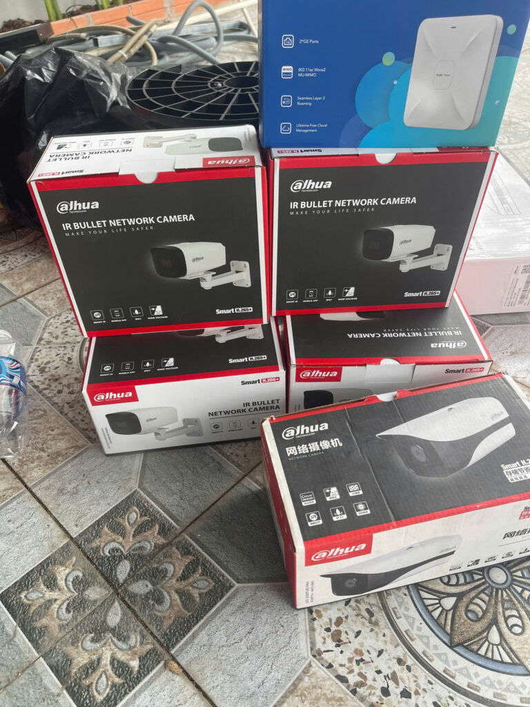 Trọn bộ camera bao gồm